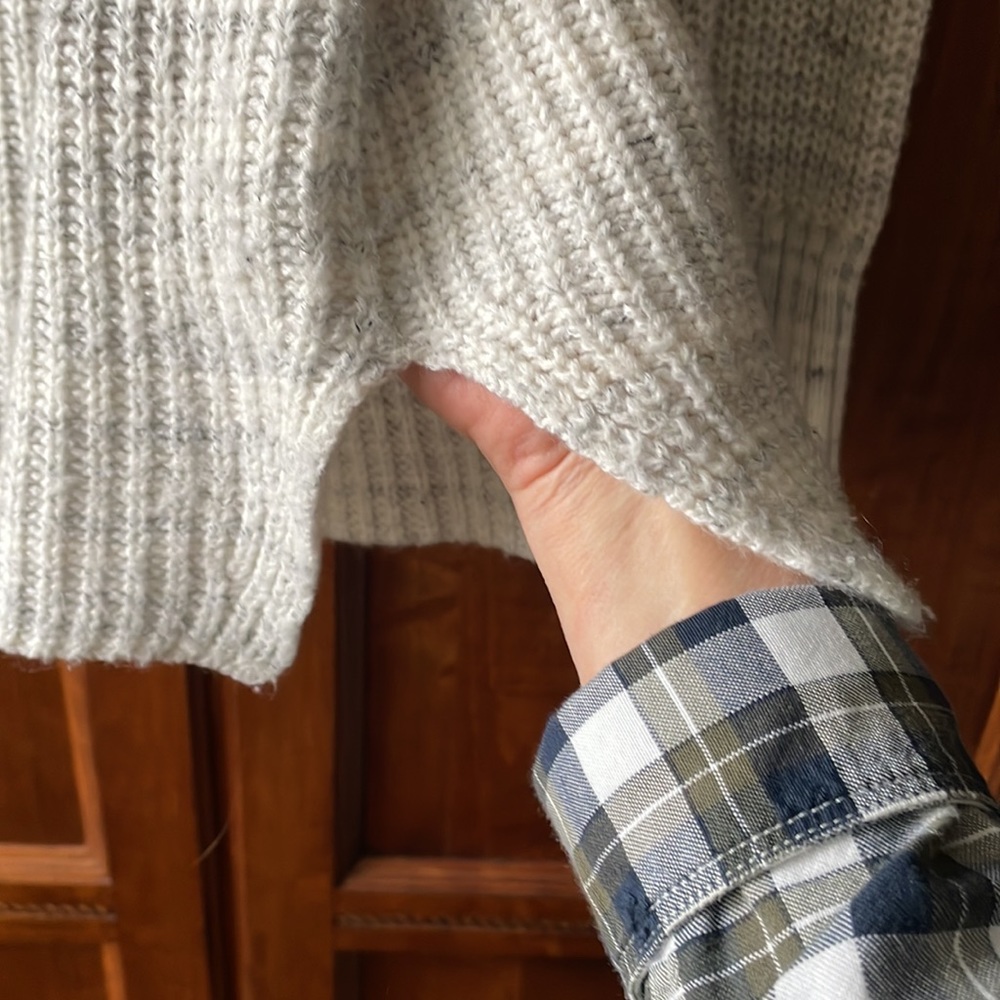 Splendid Sweater - Picture 5 of 9